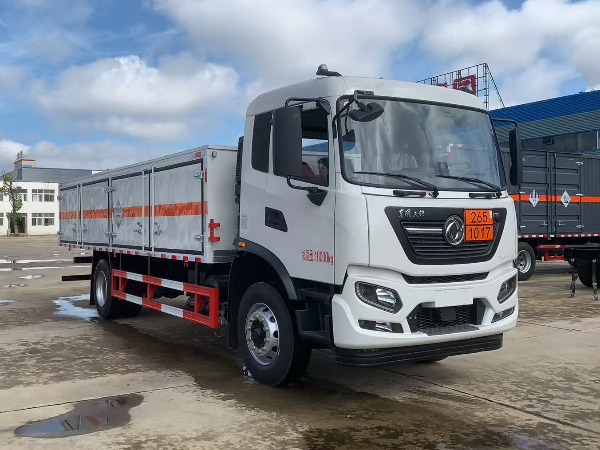 東風天錦毒性氣體廂式運輸車